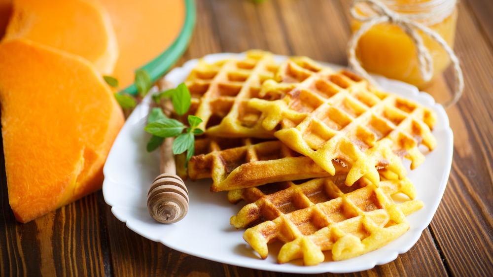 Waffles with honey dipper