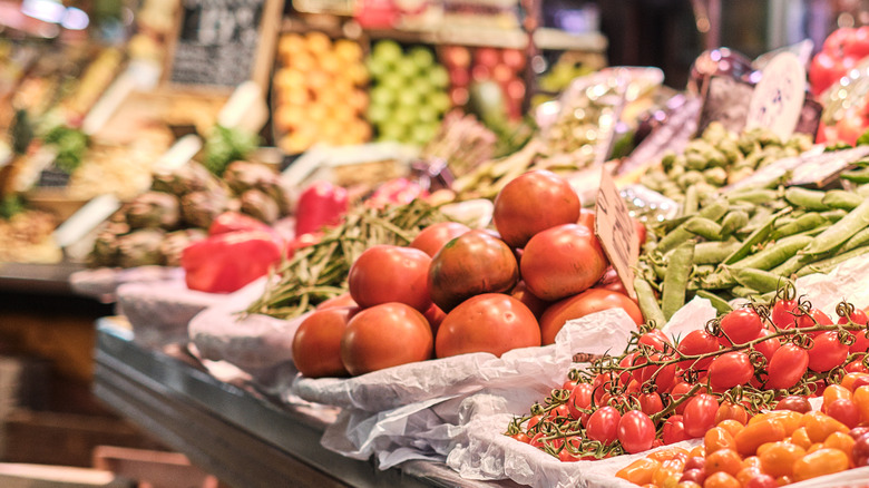 Veggies at a grocery store