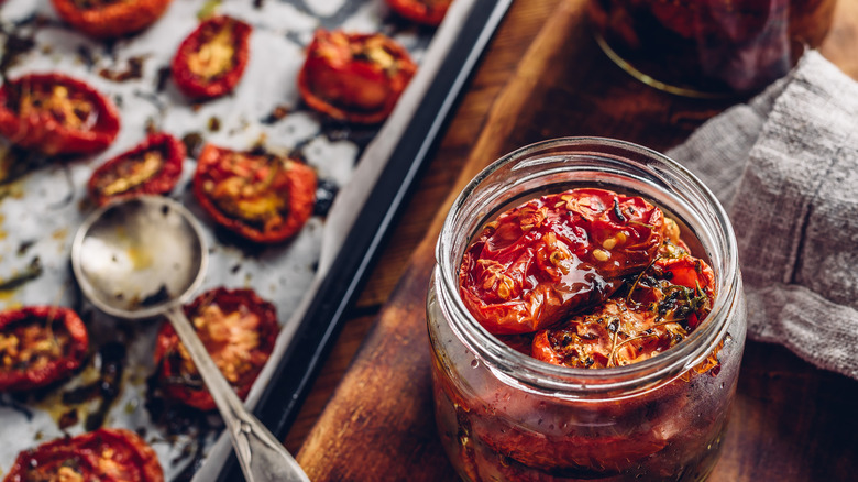 Dried tomatoes in oil