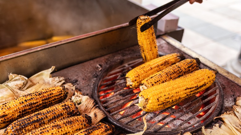 Grilling corn