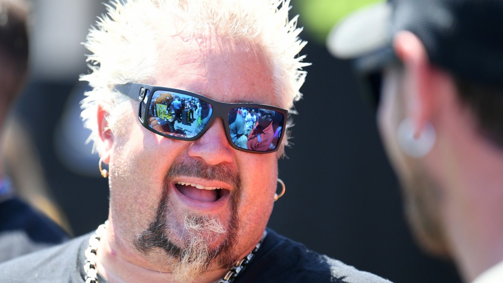 here-s-why-you-ll-never-see-bad-food-on-diners-drive-ins-and-dives