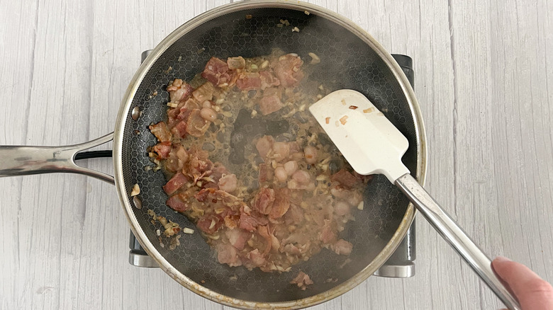 bacon, shallots, garlic in pan