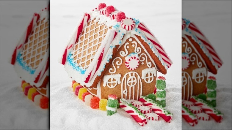 Williams Sonoma DIY Gingerbread House Kit