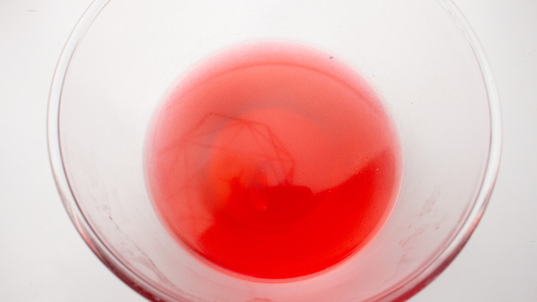 strawberry gelatin in glass bowl