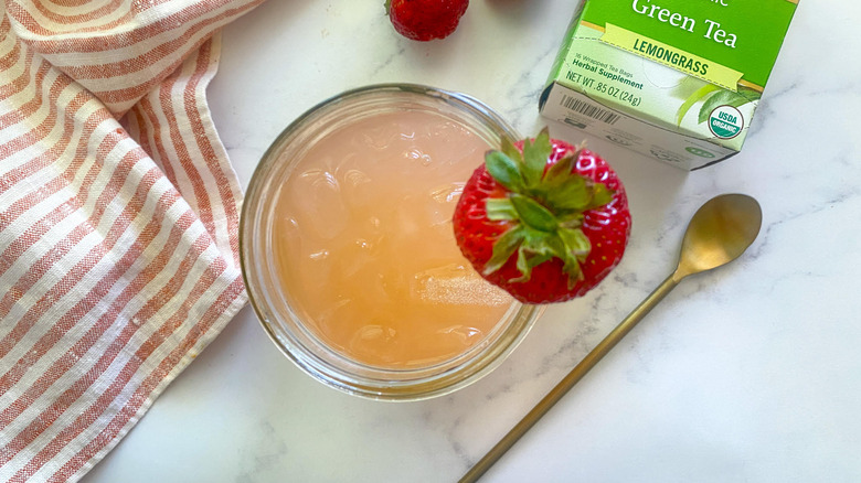 kombucha in glass