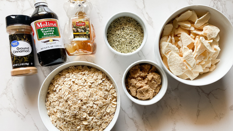 apple cinnamon granola ingredients