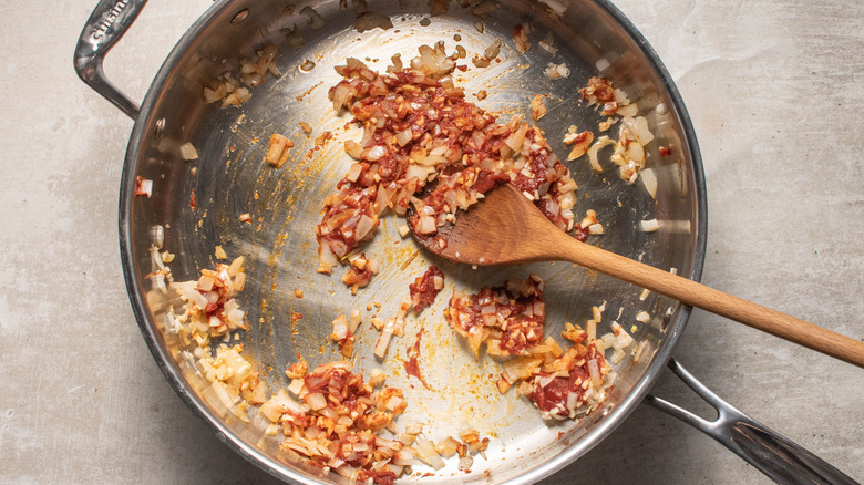 onions and garlic in pan 