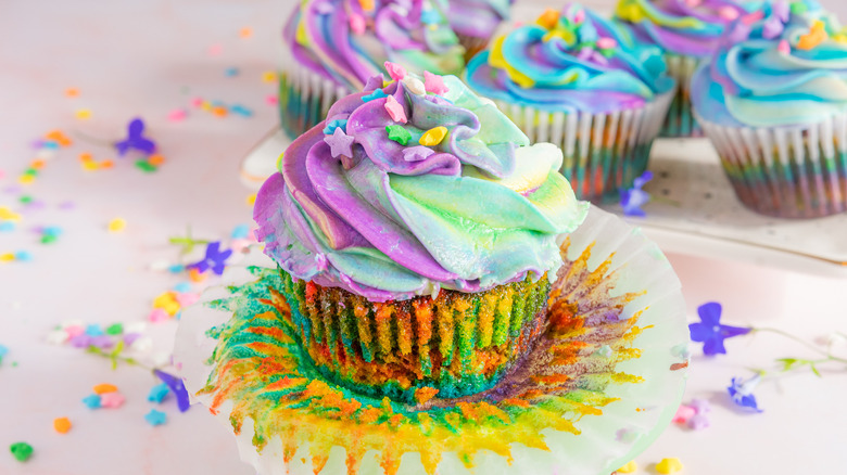 rainbow cupcakes