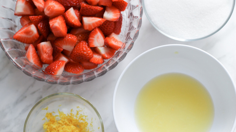 ingredients for homemade strawberry lemonade