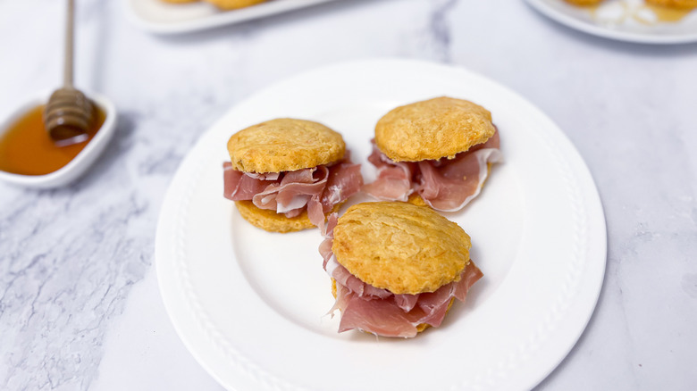 biscuits on plate with prosciutto