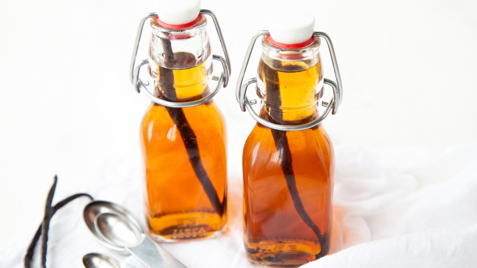 homemade-vanilla-extract-recipe