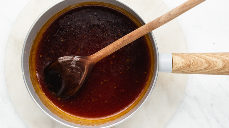 Cooking honey-garlic sauce