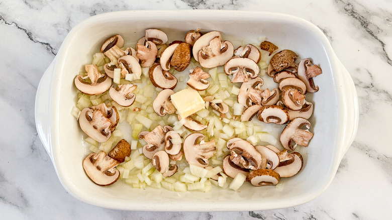 baking dish onions mushrooms