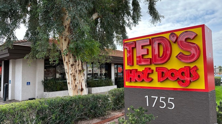 Ted's Hot Dogs