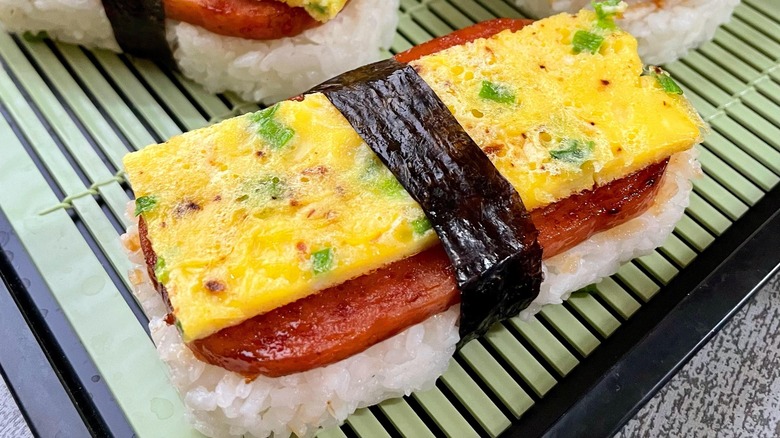 spam and egg musubi