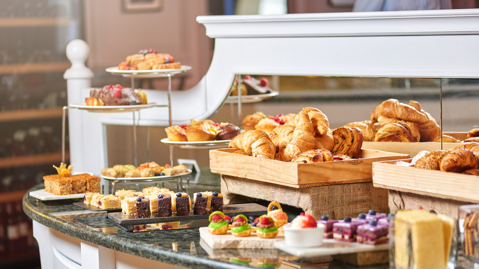 12 Hotel Breakfast Buffets Ranked From Worst To Best
