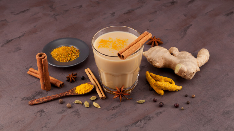 tea with ginger turmeric, cinnamon