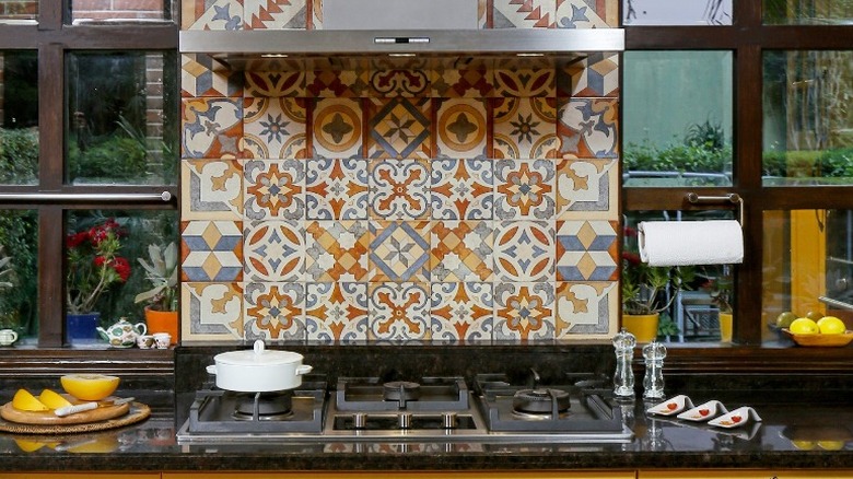 1970s-style backsplash