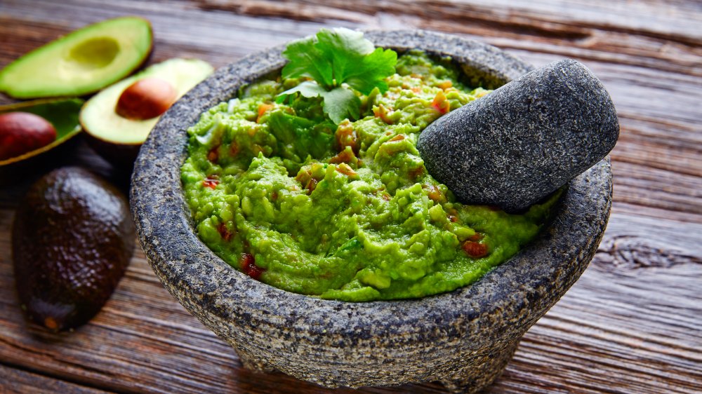 authentic traditional guacamole for tacos