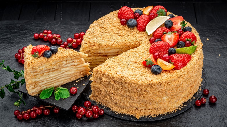 Napoleon cake with fruit