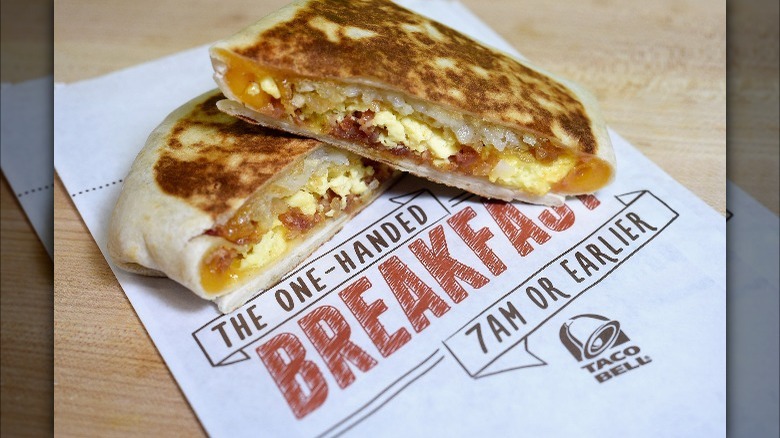 Taco Bell Breakfast Crunchwrap