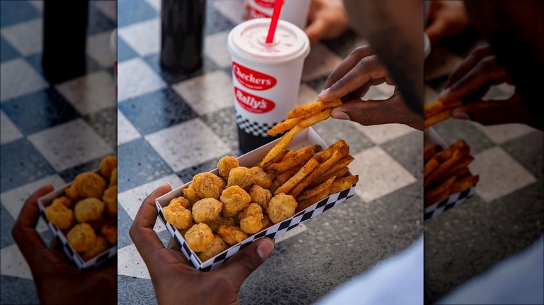 Checkers and Rallys popcorn chicken meal