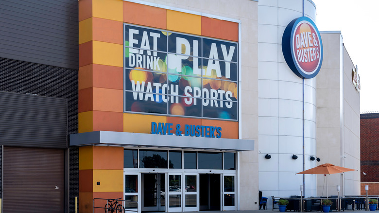 Dave & Buster's exterior