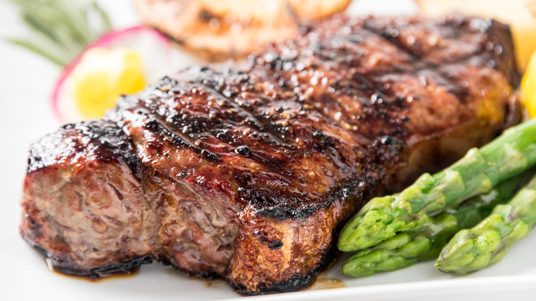 New York strip steak, asparagus