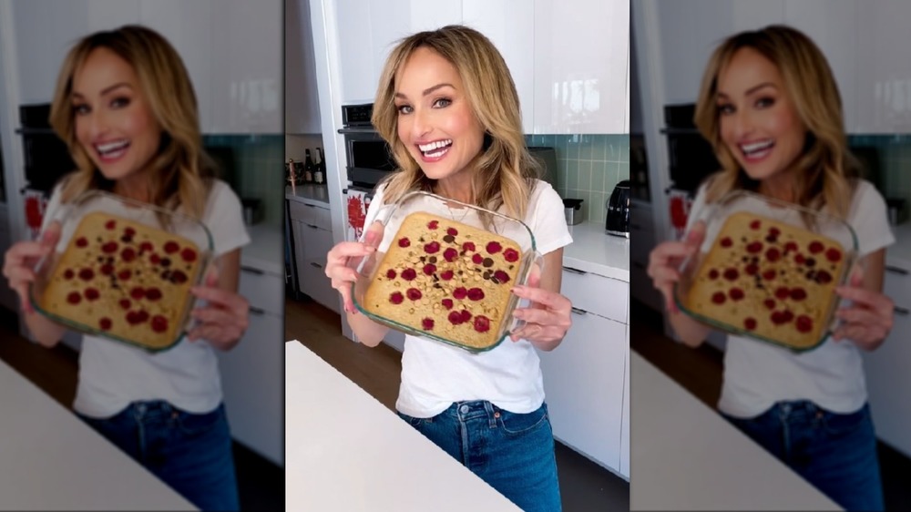 Giada De Laurentiis tries TikTok's baked oats