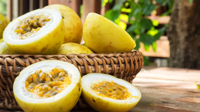 How Many Types Of Passion Fruit Are There?