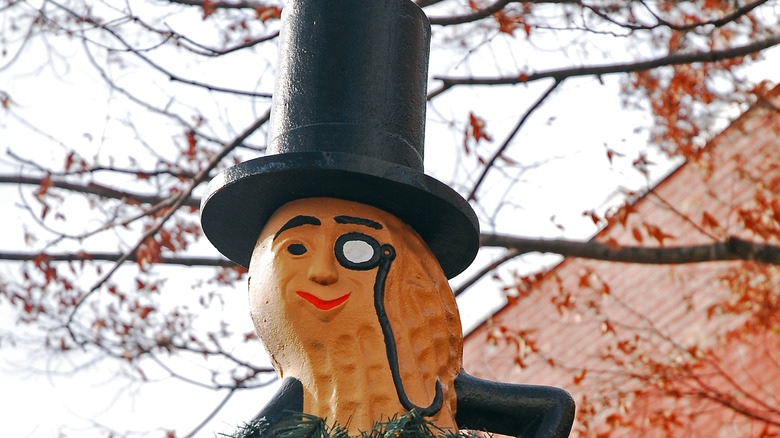 Mr. Peanut statue in Virginia