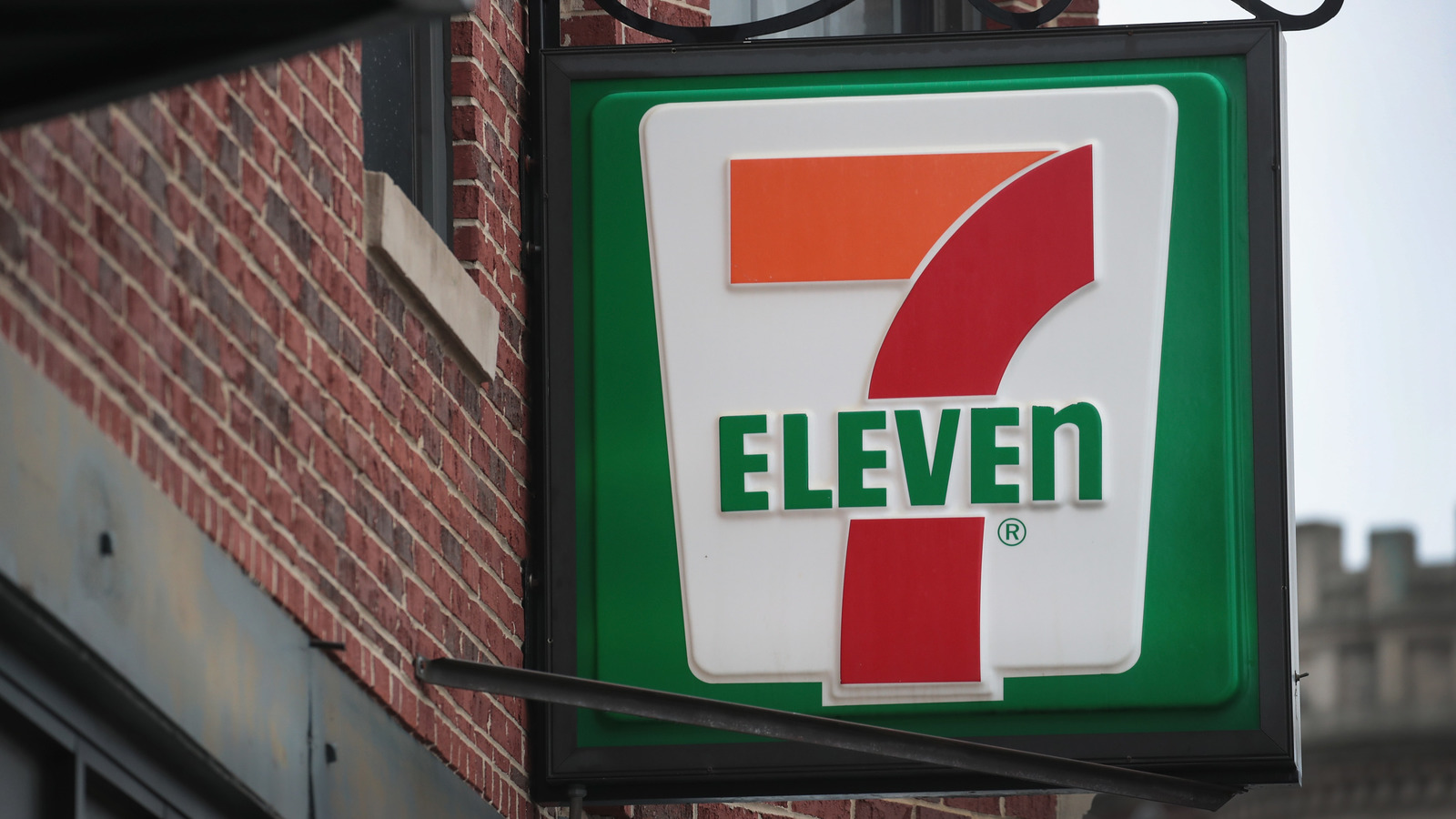 How to Eat Like Royalty at 7-Eleven