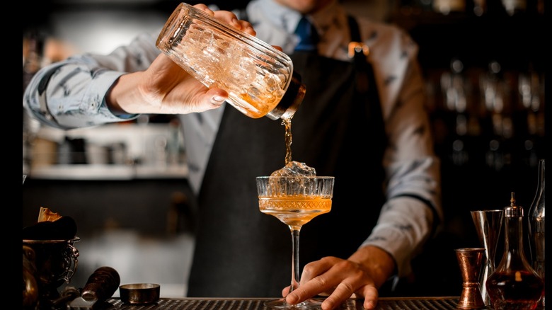 How Much Money Do Bartenders Typically Make 