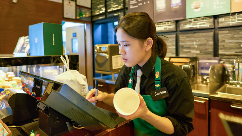 How Much Money Do Starbucks Baristas Really Make 