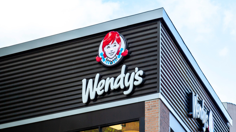 Sign of Wendy's restaurant in Niagara Falls, Ontario, Canada