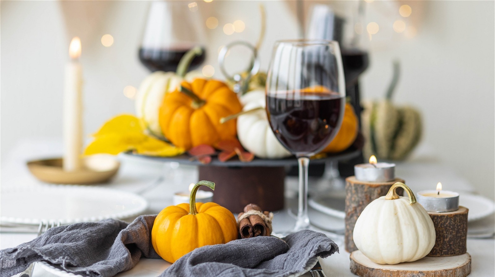 Fancy napkin folding for thanksgiving