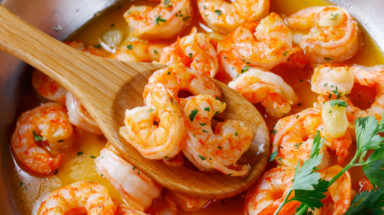 Shrimp scampi in sauce