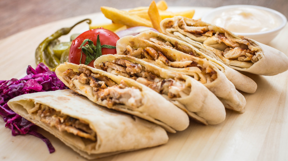 Shawarma assembled with vegetables