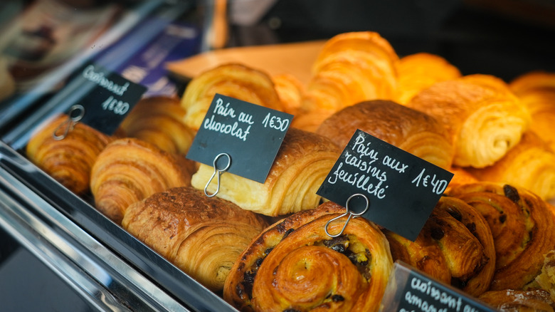 Goods in a Parisian boulangerie window