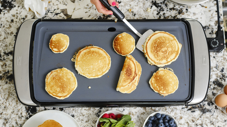 pancakes on electric griddle