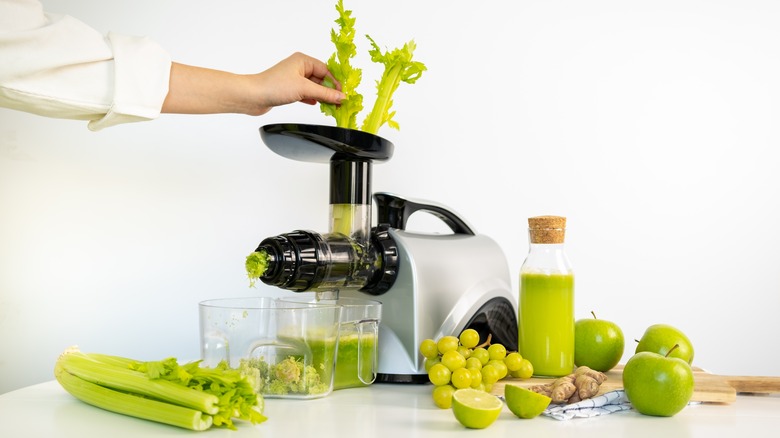 juicing celery grapes apples