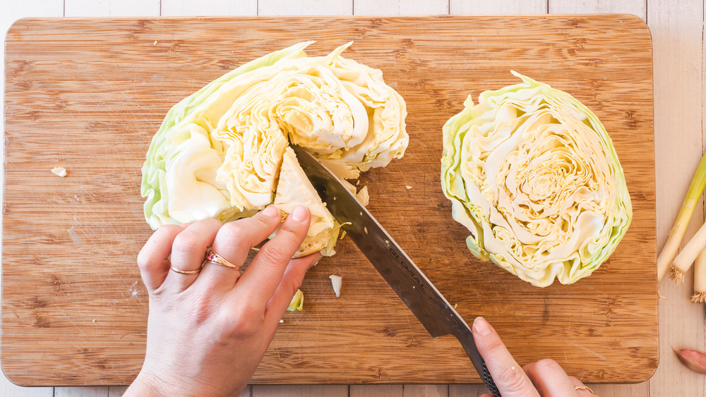 removing cabbage core