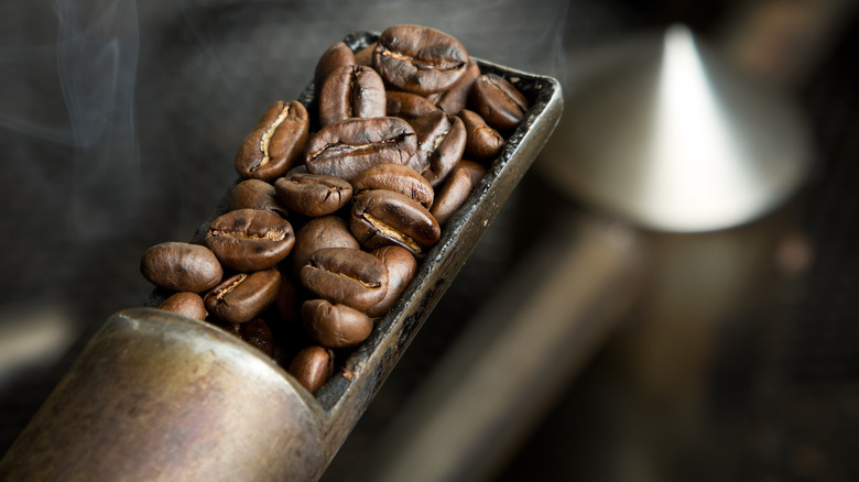 Roasting coffee beans