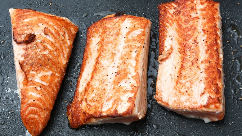 Grilled salmon on plancha