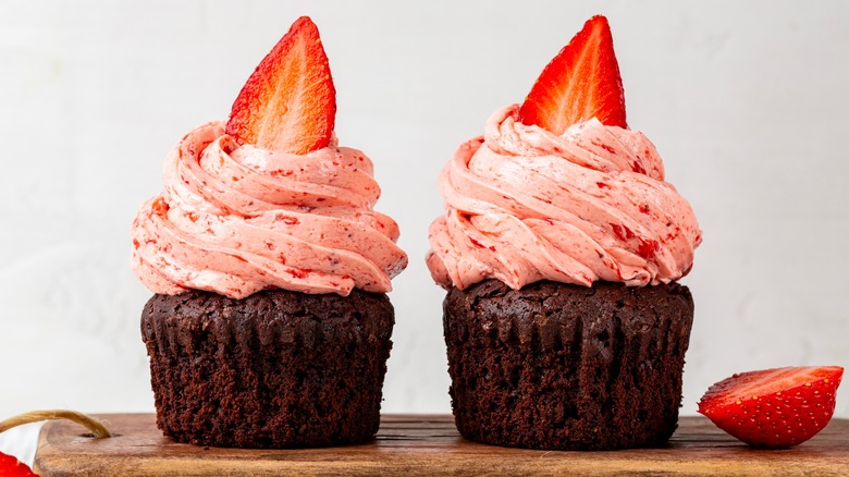 chocolate cupcakes with strawberry frosting