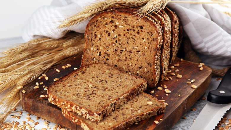 Slices of bread and wheat