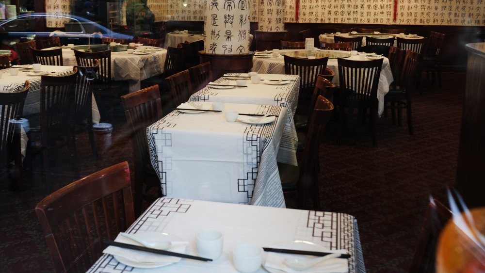 Empty restaurrants in new york