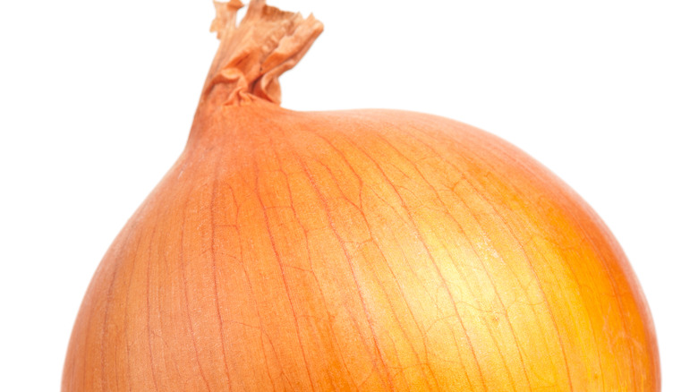 A yellow onion