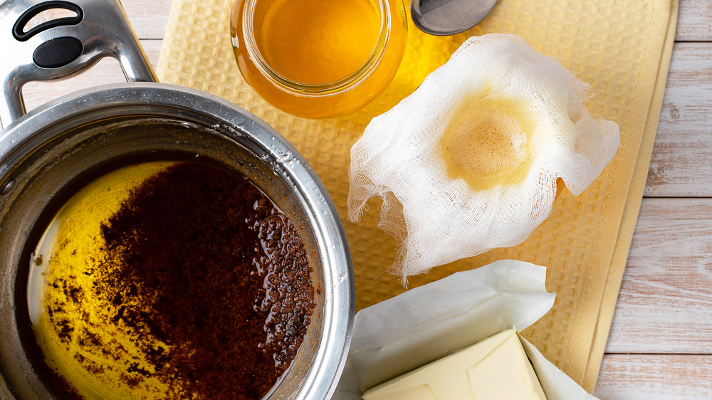 Cheesecloth straining tea