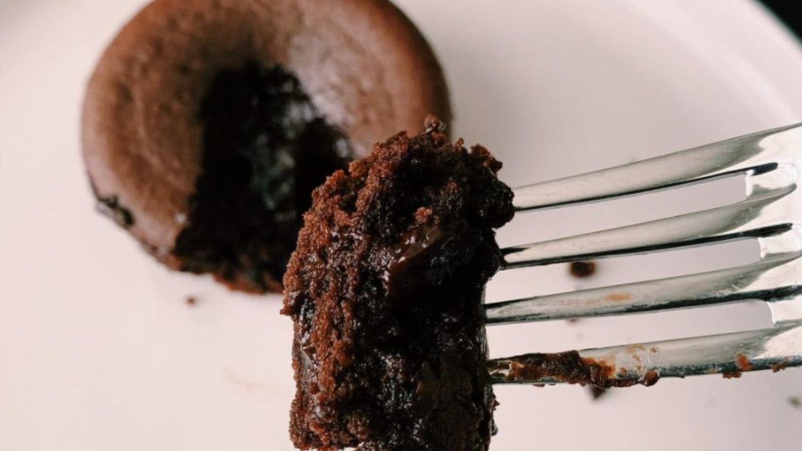 how-trader-joe-s-shoppers-like-to-amp-up-their-chocolate-lava-cakes